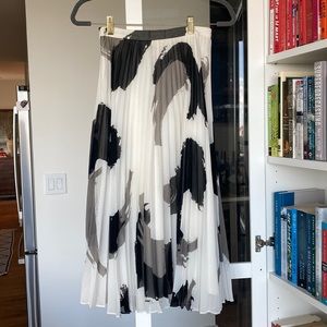 Pleated midi skirt with paintbrush detail